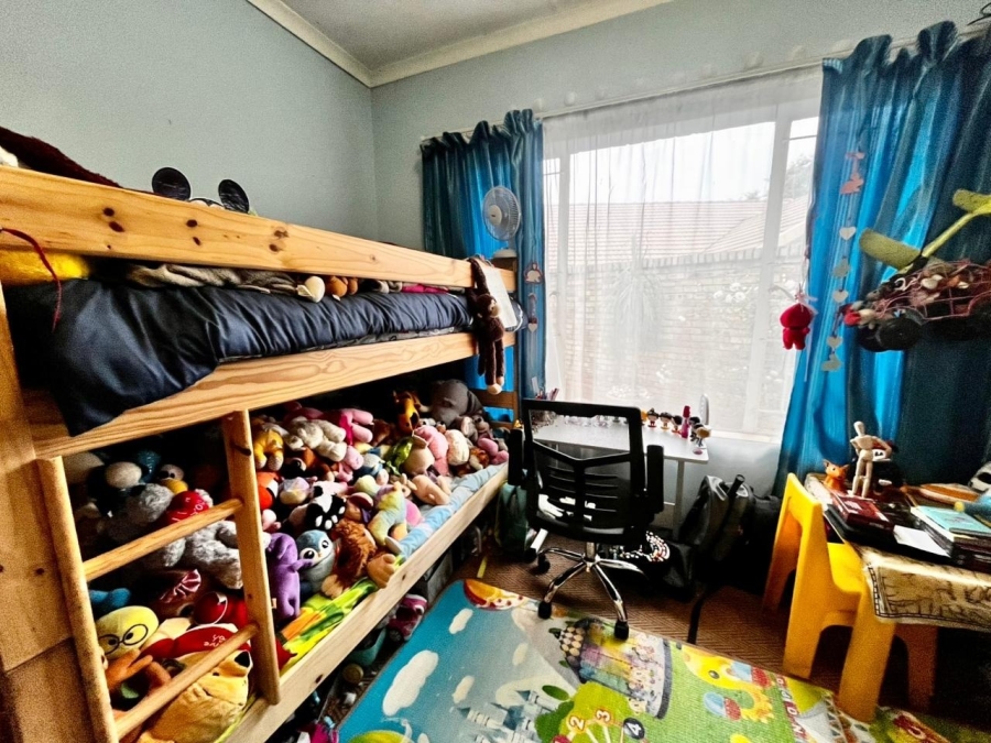 5 Bedroom Property for Sale in Waterval East North West